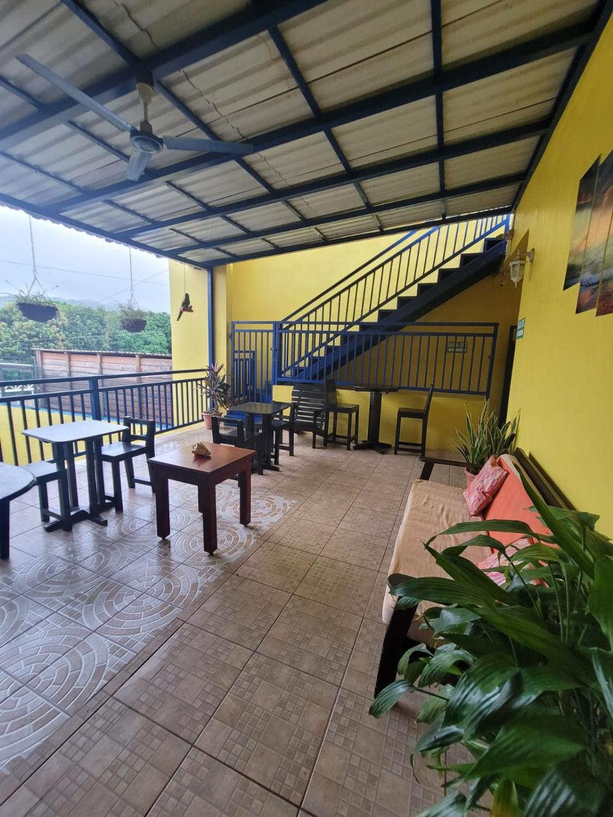 B Aparts Hotel Roatán Exterior foto
